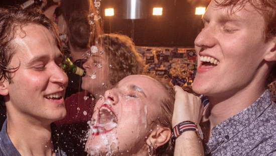 FOMO: Megosztod, és uralkodsz (FOMO: Fear of Missing Out) (2019)