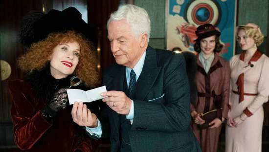 Isabelle Huppert, André Dussollier, Rebecca Marder és Nadia Tereszkiewicz - Bűnös vagyok (2023)