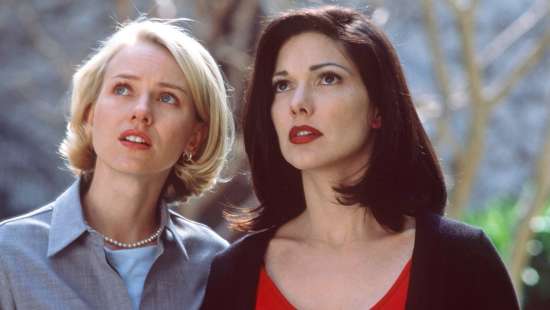 Naomi Watts és Laura Harring - Mulholland Drive - A sötétség útja (2001)