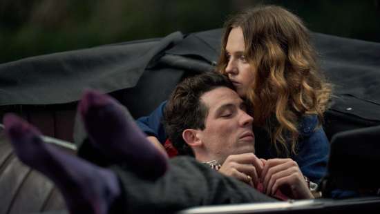 Odessa Young és Josh O'Connor - Anyák napja (2021)