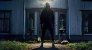 Valami van az ablakban (Dark Windows) (2023)