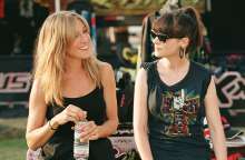 Sarah Jessica Parker és Zooey Deschanel - Anyám nyakán (2006) (3906)