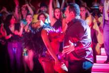 Nick Frost és Yanet Fuentes - Flörti dancing (2014) (2304)